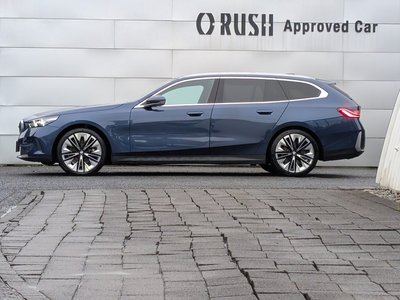 2025 BMW 5 SERIES TOURING photo 6