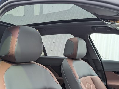 2025 BMW 5 SERIES TOURING photo 13
