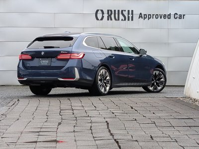 2025 BMW 5 SERIES TOURING photo 3