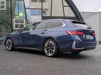2025 BMW 5 SERIES TOURING photo 5