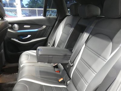 صورة 32 لـ 2018 Mercedes-BENZ GLC AMG