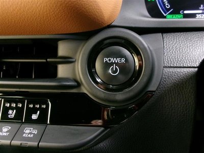 2022 Toyota CROWN CROSSOVER — фото 18