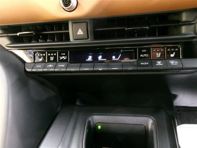 2022 Toyota CROWN CROSSOVER — фото 6