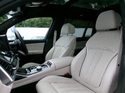 2026 BMW X7 — фото 2