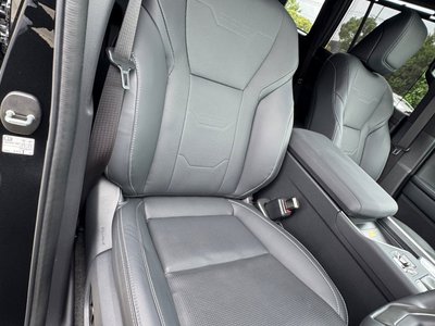 صورة 22 لـ 2025 Lexus GX