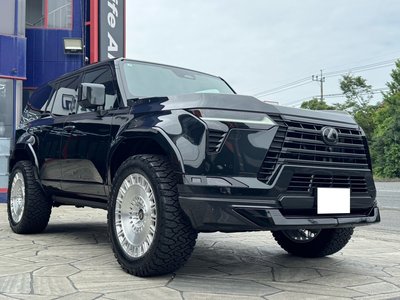 صورة 13 لـ 2025 Lexus GX