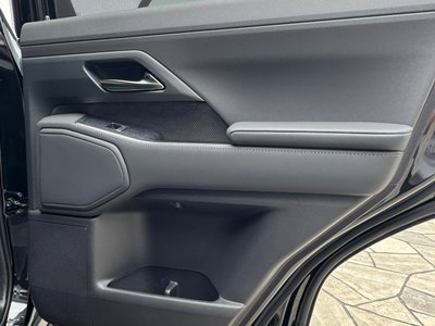 صورة 27 لـ 2025 Lexus GX