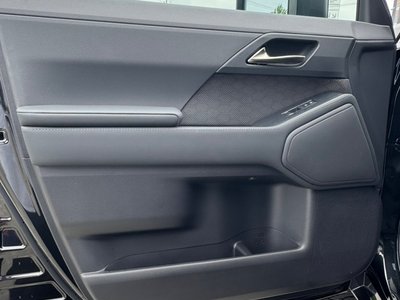 صورة 29 لـ 2025 Lexus GX