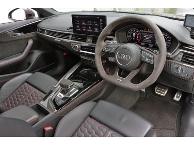 2021 AUDI RS4 AVANT photo 3