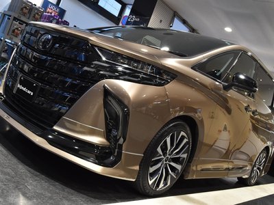 2023 Toyota ALPHARD — фото 4
