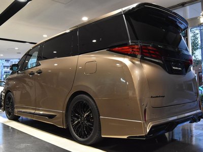 2023 Toyota ALPHARD — фото 7