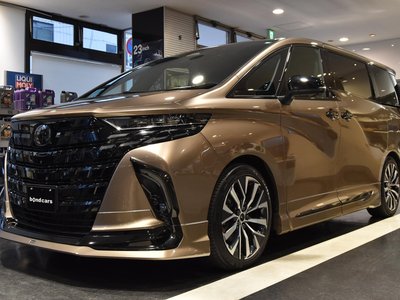 2023 Toyota ALPHARD — фото 2