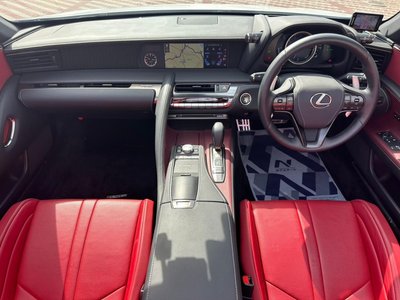 صورة 2 لـ 2021 Lexus LC CONVERTIBLE