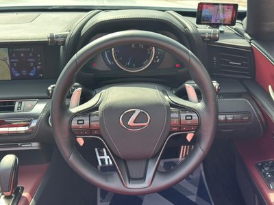 صورة 11 لـ 2021 Lexus LC CONVERTIBLE