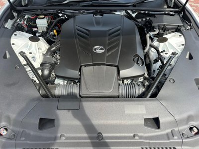 صورة 18 لـ 2021 Lexus LC CONVERTIBLE