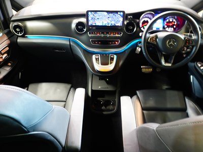2023 Mercedes-BENZ V-CLASS photo 3