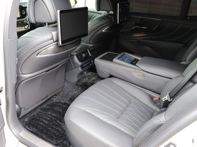 2021 Lexus LS photo 5