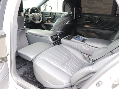 2021 Lexus LS photo 6