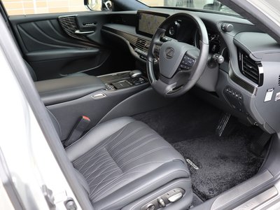 2021 Lexus LS photo 4