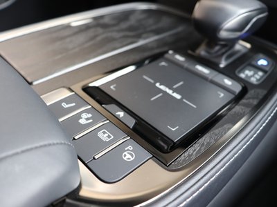 2021 Lexus LS thumbnail 18