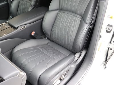 2021 Lexus LS photo 14