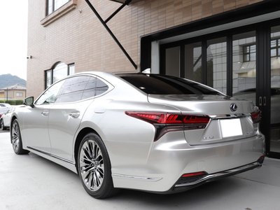 2021 Lexus LS photo 2