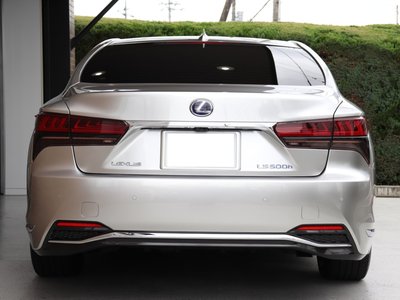 2021 Lexus LS photo 8