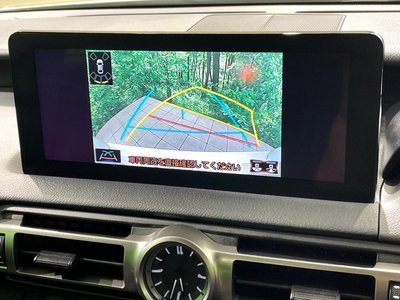 2022 Lexus IS photo 5