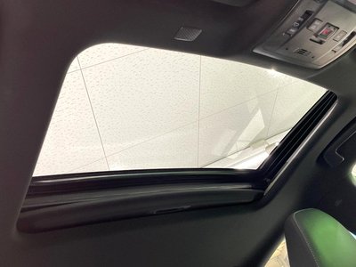 2022 Lexus IS photo 3