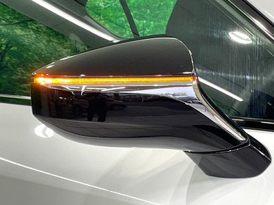2022 Lexus IS thumbnail 70