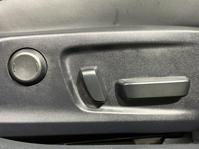 2022 Lexus IS thumbnail 37
