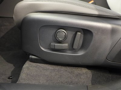 2025 LAND Rover RANGE ROVER VELAR thumbnail 23