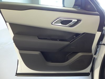 2025 LAND Rover RANGE ROVER VELAR thumbnail 22