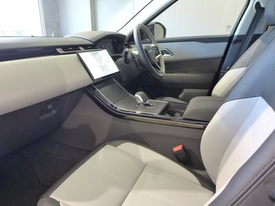 2025 LAND Rover RANGE ROVER VELAR thumbnail 24