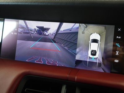 صورة 15 لـ 2021 Porsche TAYCAN