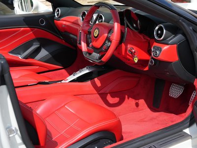 2017 Ferrari CALIFORNIA T 照片 15