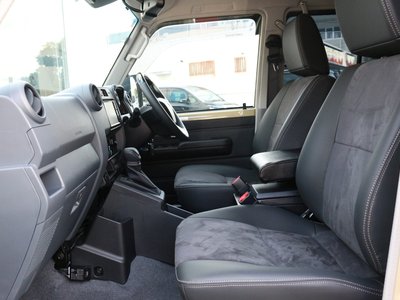 صورة 15 لـ 2025 Toyota LAND CRUISER 70