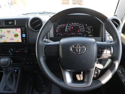 صورة 14 لـ 2025 Toyota LAND CRUISER 70