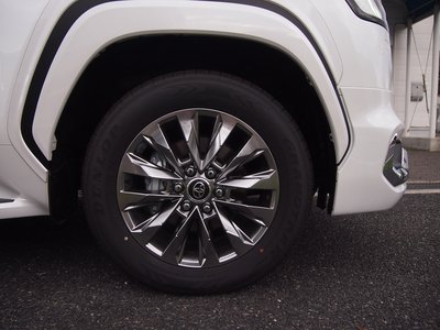 صورة مصغرة 76 لـ 2026 Toyota LAND CRUISER 300