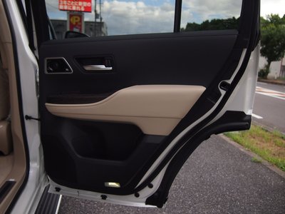 صورة مصغرة 33 لـ 2026 Toyota LAND CRUISER 300