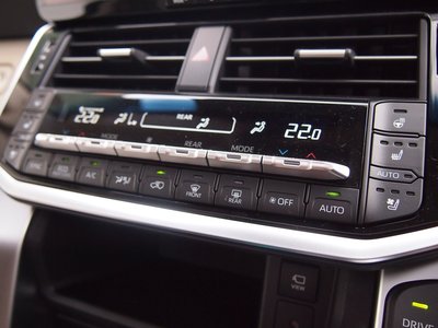 صورة مصغرة 46 لـ 2026 Toyota LAND CRUISER 300
