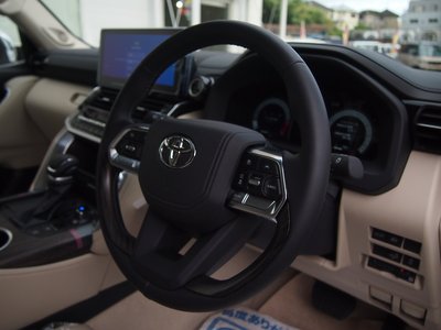 صورة مصغرة 24 لـ 2026 Toyota LAND CRUISER 300