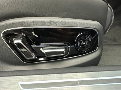 صورة مصغرة 28 لـ 2023 AUDI A8