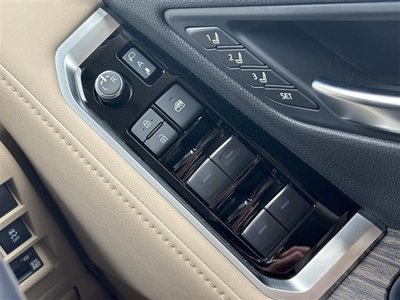 2023 Toyota LAND CRUISER 300 photo 14