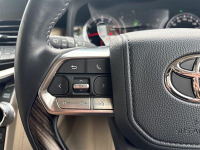 2023 Toyota LAND CRUISER 300 photo 9