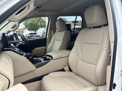 2023 Toyota LAND CRUISER 300 thumbnail 24