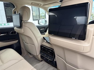 2023 Toyota LAND CRUISER 300 thumbnail 21