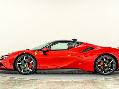 صورة 8 لـ 2021 Ferrari SF90 STRADALE