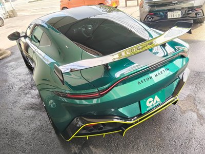 2023 Aston Martin VANTAGE photo 12