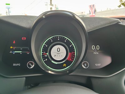 2023 Aston Martin VANTAGE — миниатюра 38